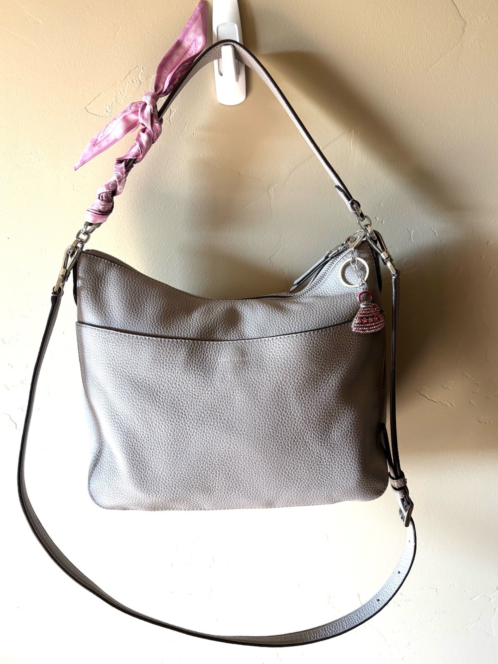 KATE SPADE Polly Women's Pebbled Leather Hobo Bag in Light Gray, EUC
